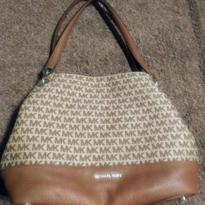 Michael Kors LG Shoulder Bag